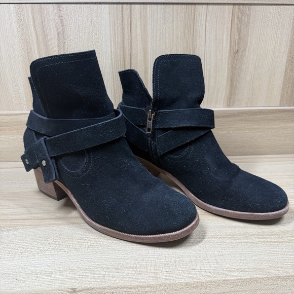 UGG Shoes - UGG Elora Ankle Bootie Black Suede Block Heel Pull-on Boots 1020295 Women Sz 7